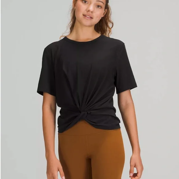 lululemon - 新品ルルレモンAsymmetrical Front-Twist T-Shirt Lululemon Asymmetrical Front-Twist T-Shirt - Black - lulu